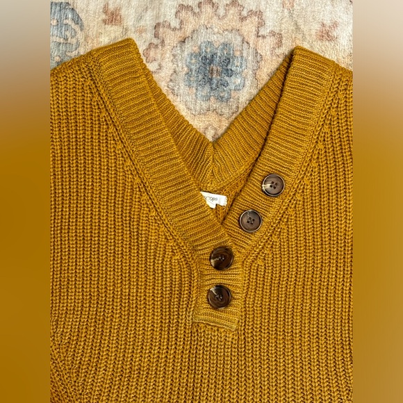 Maurices Women’s Cropped V-Neck Sweater Dark Yellow - Picture 2 of 6